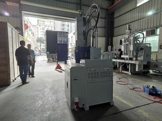 30T پلاستیک عمودی ماشین تزریق قالب گیری 6.7kW با 13 KN نیروی Ejector نگهداری کم