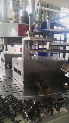 55T عمودی پلاستیک ماشین تزریق قالب 40mm قطر پیچ برای 1.8T نیروی اژکتور