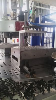 هیدرولیک چرخنده عمودی ماشین تزریق قالب 40T 30mm قطر پیچ