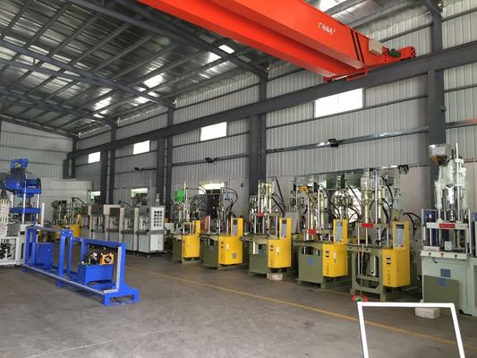 15T PVC میکرو عمودی پلاستیک قالب گیری ماشین برای نیازهای تولید در مقیاس کوچک