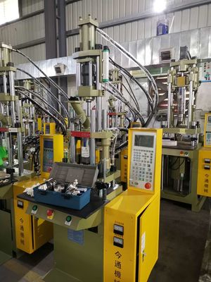 ماشین کوچک PE PVC ورتیکل تزریق قالب 30T